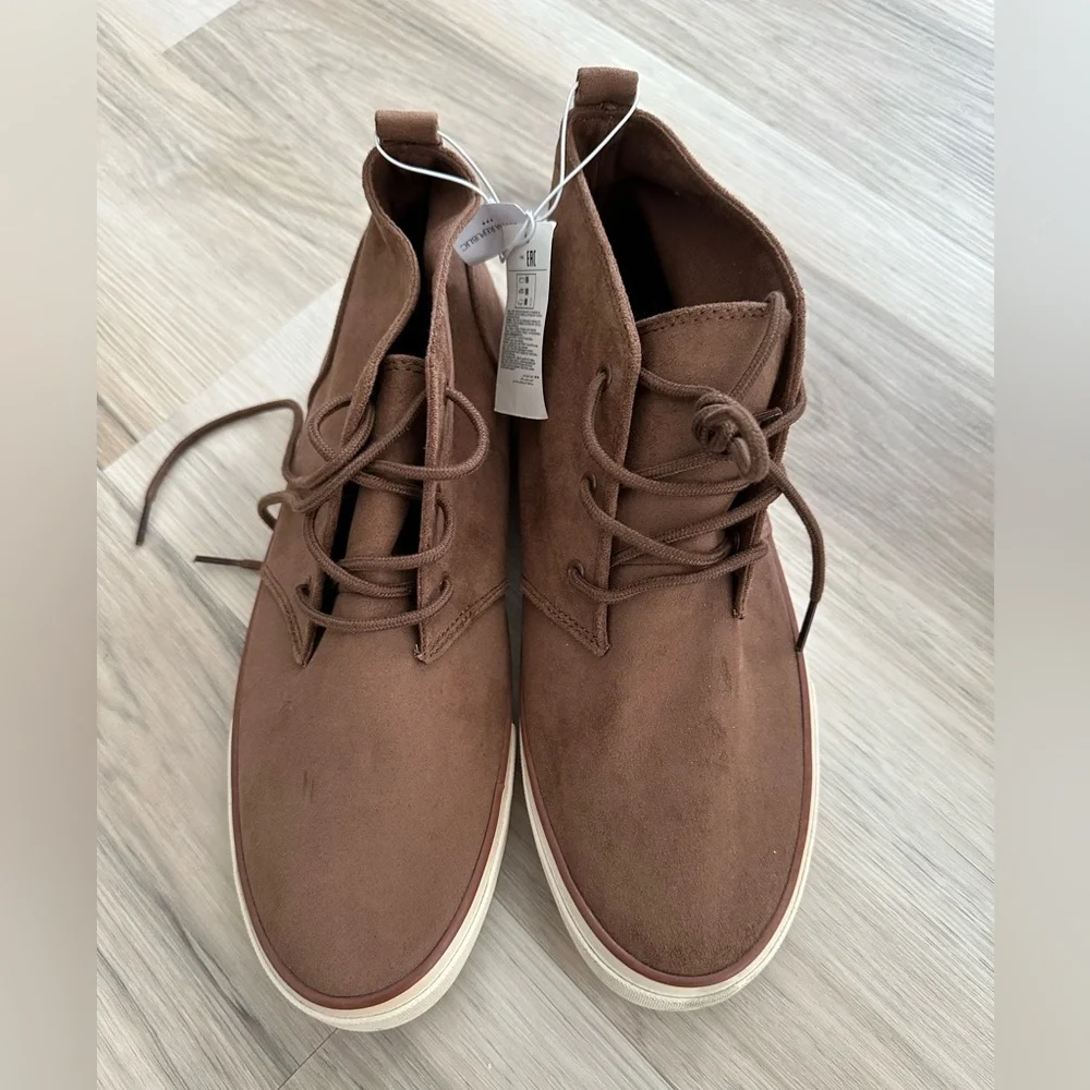 Banana Republic Lace Up Vegan Suede Chukka Sneakers Brown SZ 10.5 NWOB
